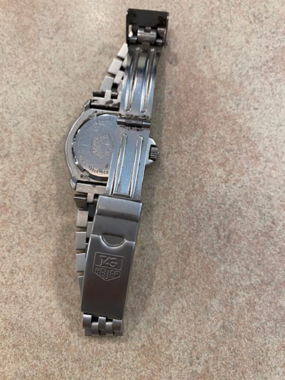 Vintage Tag Heuer Women's Black with Red Accents F1 Watch - Picture 3 of 3
